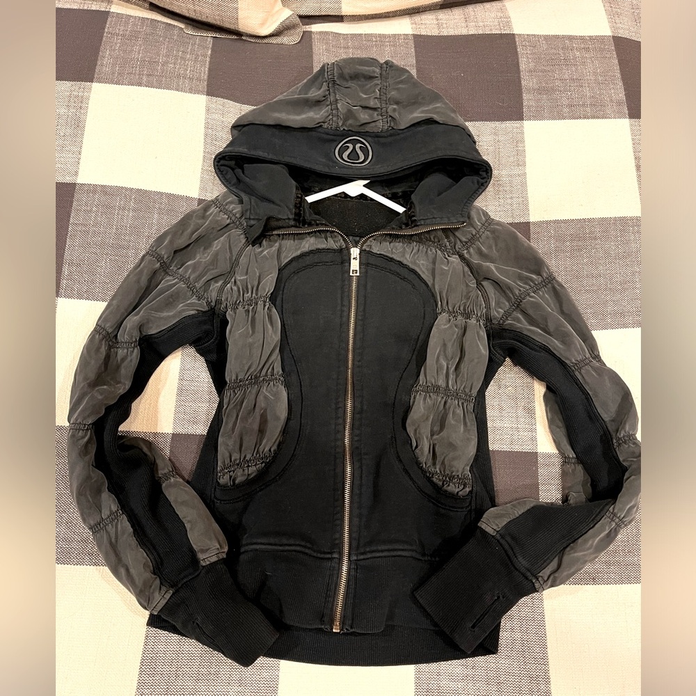 Lululemon Special Edition Ruched Tencel Full Zip Scuba Hoodie : Size 6